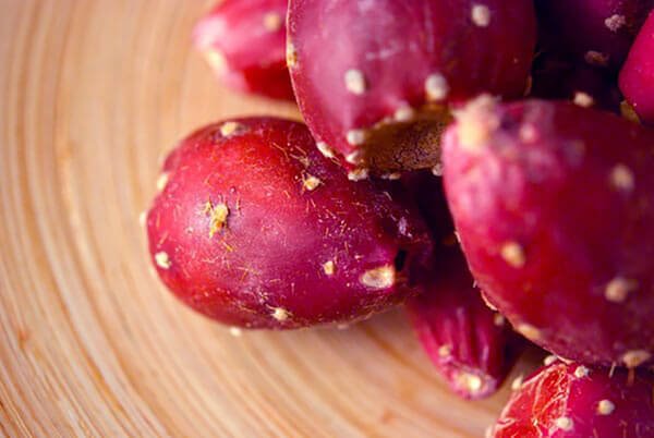 Chiết xuất từ quả lê gai sẽ làm êm dịu da, giảm kích ứng đỏ da