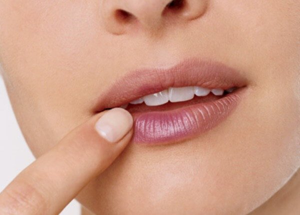 kem dưỡng môi Swissline Cell Shock Lip Zone Corrective Complex