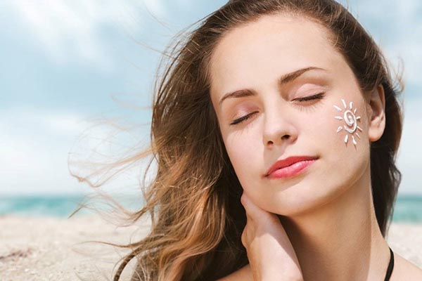 Kem dưỡng chống nắng cao cấp Suzanobagimd Soothing Complex Broad Spectrum