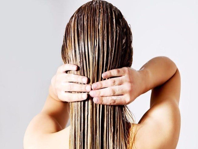 Bí quyết chăm sóc mái tóc bóng mượt vào mùa thu đông
