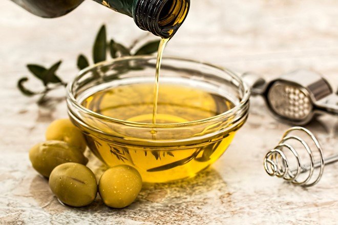 “Choáng” với những công dụng chăm sóc da tóc và sức khỏe của dầu olive