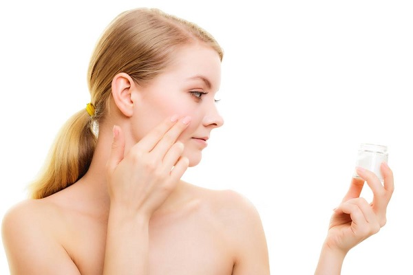 Nên dùng kem dưỡng da mặt ban ngày hay ban đêm để "lột xác" làn da hoàn hảo?