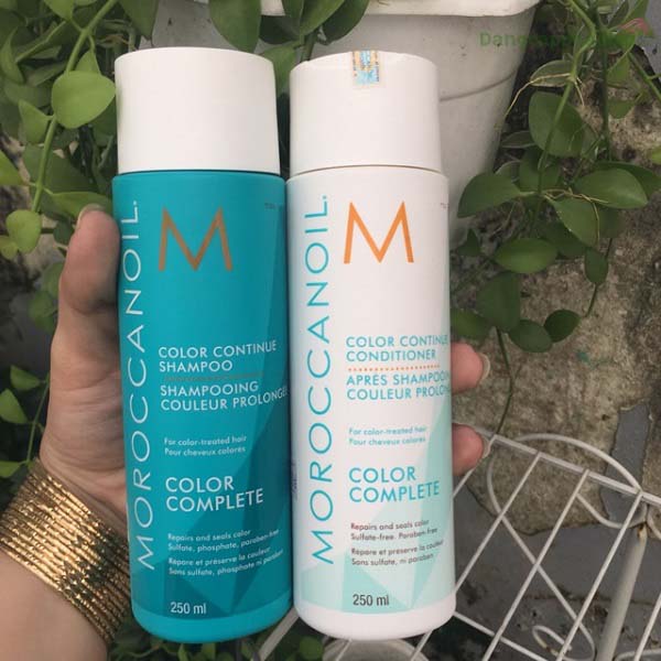 Khách hàng chia sẻ cảm nghĩ sau khi dùng dầu gội tăng cường sóng xoăn Moroccanoil.