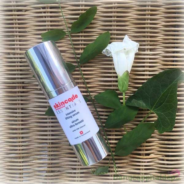 Thoa serum đều đặn 2 lần/ngày vào sáng và tối để đạt kết quả nhanh chóng