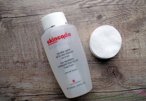 Làm sạch sâu, tẩy trang và dưỡng da sáng mịn chỉ với 1 bước đơn giản dùng Skincode Micellar Water All In One Cleanser