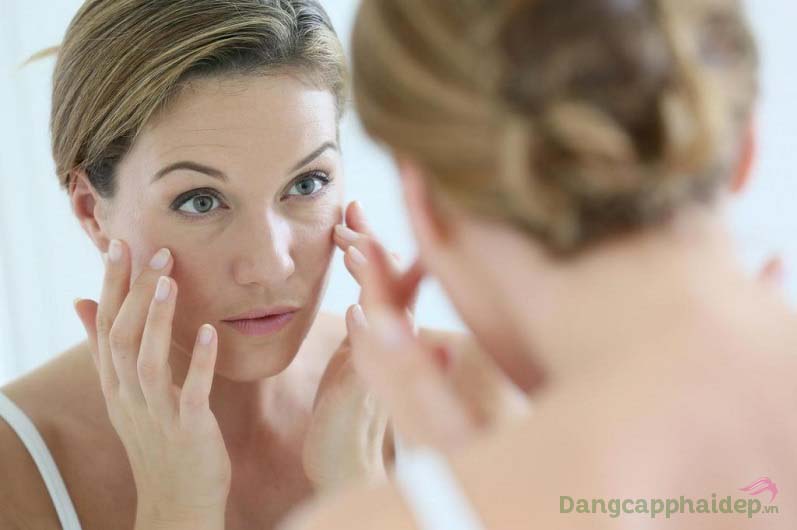 Trước tác động của tuổi tác, môi trường ô nhiễm, da xuất hiện các dấu hiệu lão hóa như chảy xệ, xuất hiện nếp nhăn... 