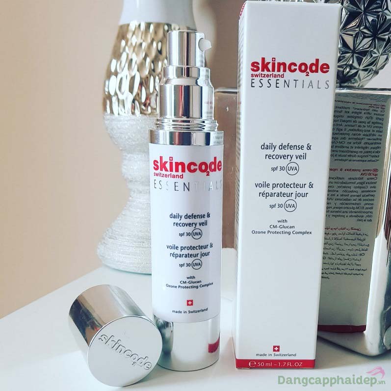 Skincode Daily Defense & Recovery Veil SPF30 - không chỉ chống nắng mà còn bảo vệ da và tái tạo làn da tươi mới