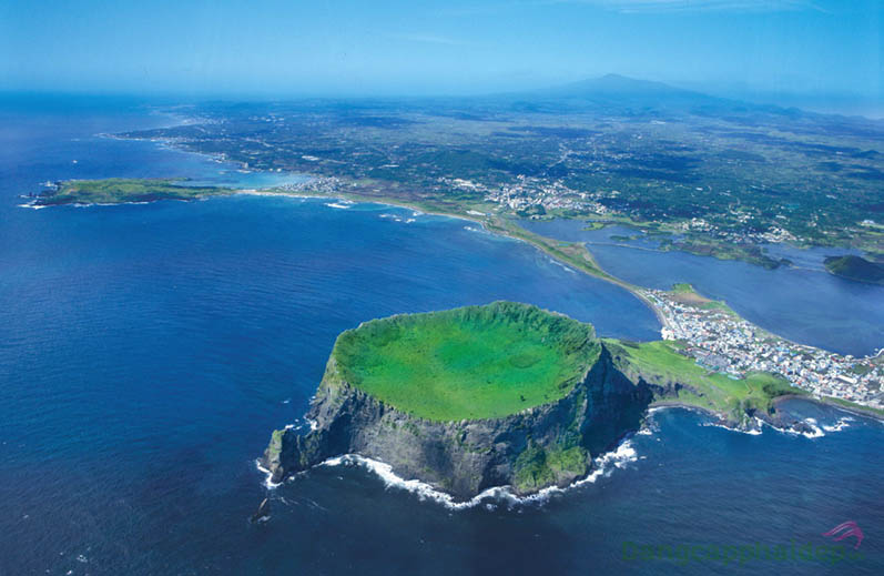 Mặt nạ chứa thành phần nước núi lửa Jeju