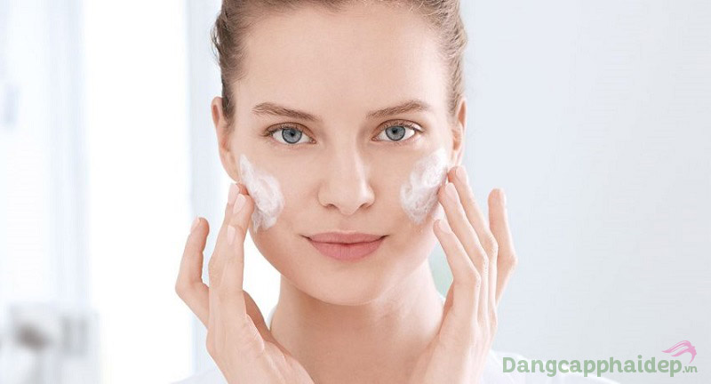 Để đạt hiệu quả chăm sóc da tốt nhất, hãy dùng sữa rửa mặt 2 lần/ngày vào sáng và tối