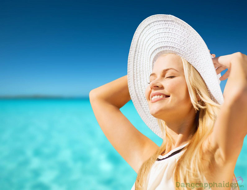 Không lo da bắt nắng hay tia cực tím gây hại vì đã có kem chống nắng Neova DNA Damage Control Everyday SPF44 bảo vệ tối ưu