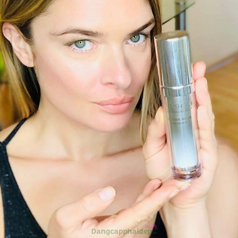 Swissline Cell Shock Age Intelligence Essential Serum có khả năng cân bằng da, hồi sinh da phẳng mượt tươi tắn hơn