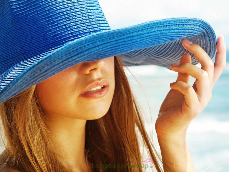 Sử dụng sản phẩm khi làn da xuất hiện các dấu hiệu lão hóa do tác động từ ánh nắng mặt trời