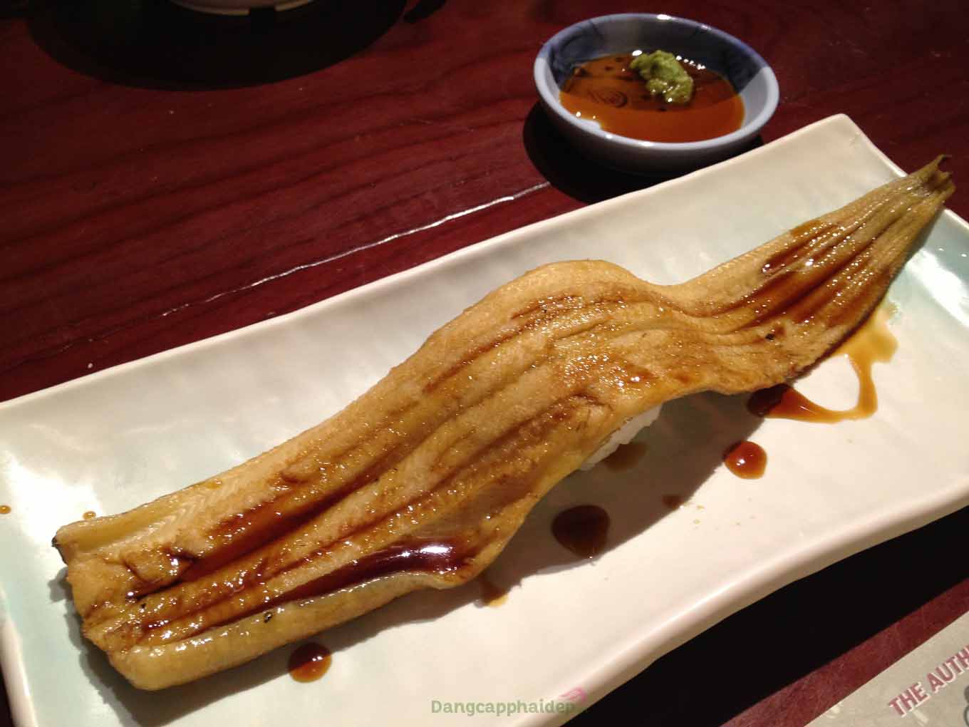 Lươn biển nướng là món ăn truyền thống vào mùa hè ở Nhật