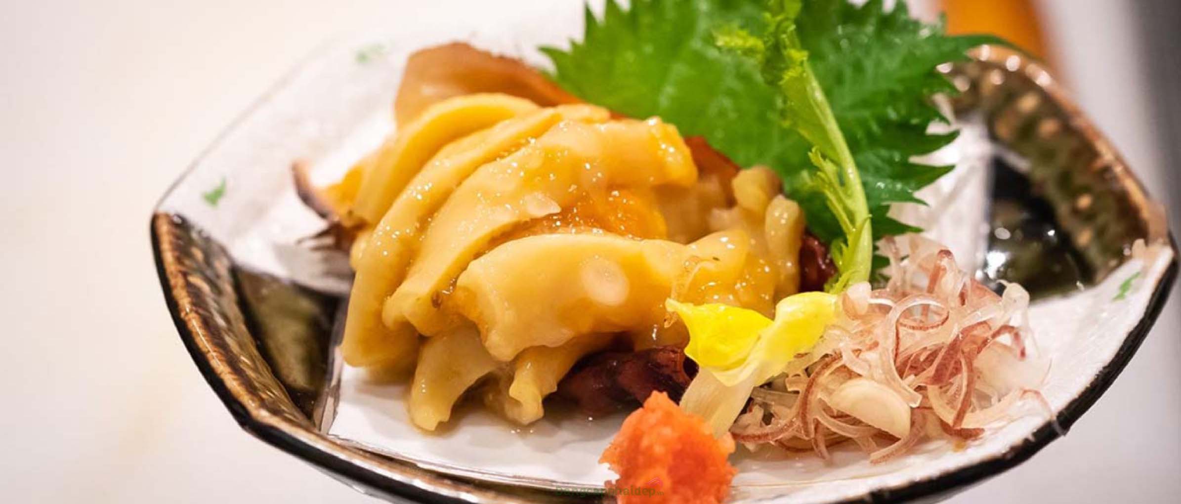 Sashimi Sâm Biển là một trong những món ăn phổ biến tại Nhật