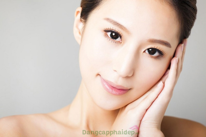 Cải thiện da trắng sáng tự nhiên chỉ với Obagi Clinical Vitamin C+ Arbutin Brightening Serum
