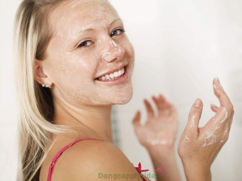 Đừng ngó lơ việc làm sạch da với sữa rửa mặt nếu muốn duy trì làn da sạch khỏe, tươi tắn mỗi ngày
