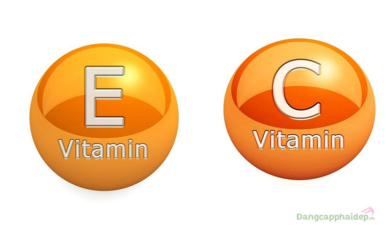 Bổ sung thành phần vitamin E và vitamin C dưỡng ẩm, ngăn chặn lão hóa và làm sáng da.