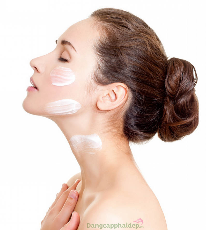 Sử dụng kem dưỡng đúng cách để đạt hiệu quả chăm sóc da tối đa
