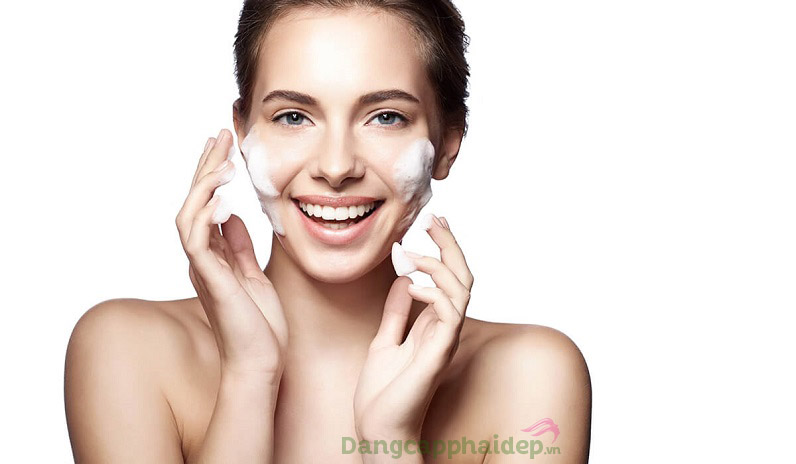 Sử dụng sửa rữa mặt 2 lần/ngày vào sáng và tối để tối ưu hiệu quả làm sạch da