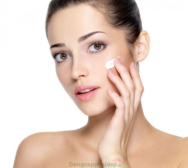 Sau một thời gian sử dụng kem, bạn sẽ thấy nếp nhăn được cải thiện đáng kể, da khỏe và sáng lên trông thấy