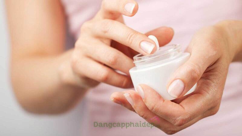 25 tuổi nên dùng kem dưỡng da nào