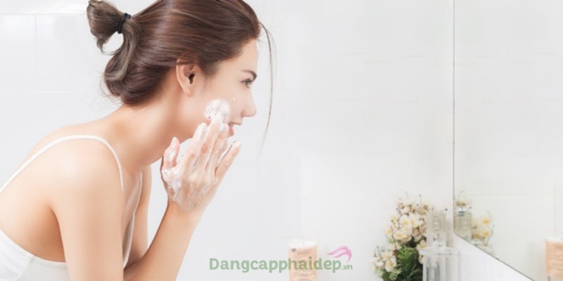 Sữa rửa mặt chứa enzyme Obagi Clinical Kinetin+ Exfoliating Cleansing Gel