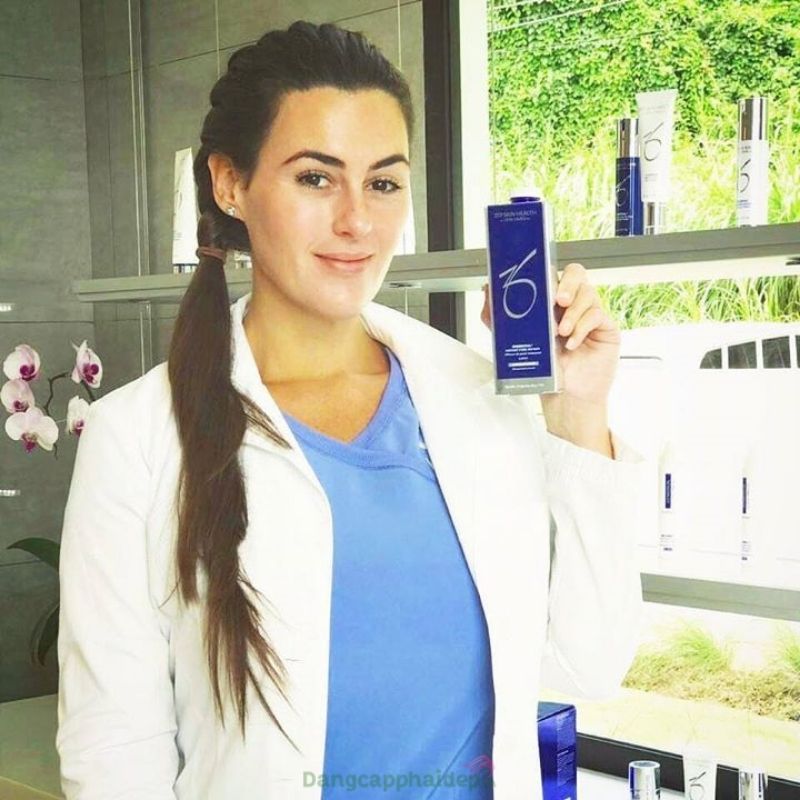 Zo Skin Health Instant Pore Refiner lý tưởng dành cho da dầu, có lỗ chân lông to.
