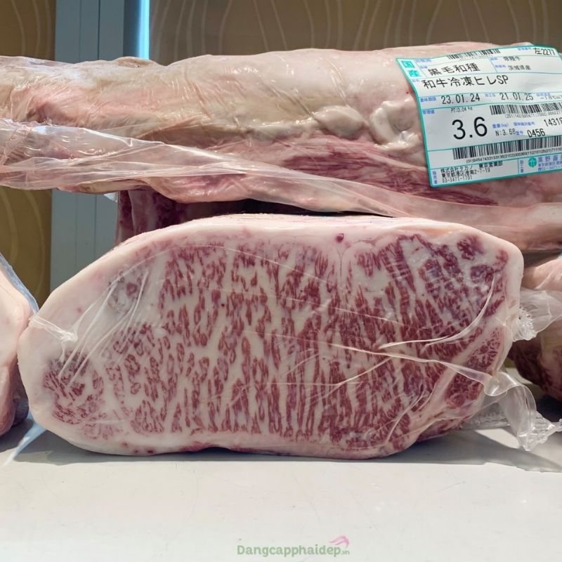 Thịt Bò Wagyu Hitachi A5/BMS8-9 – Striploin (Thăn lưng cuối) 1kg